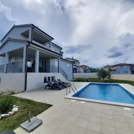 Amber Yourcroatiaholiday Вилла Дрене